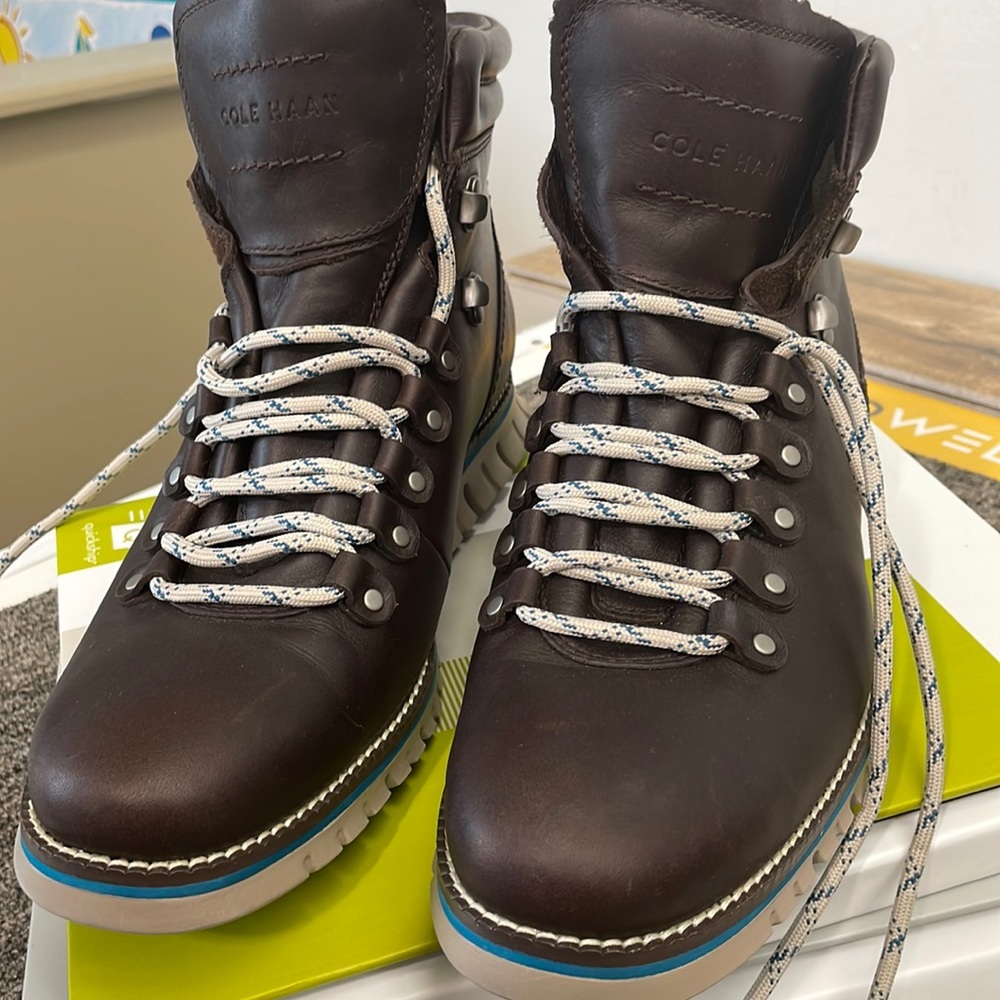 Men’s ZerøGrand Waterproof Boot (Men)
COLE HAAN size 8W  leather hiking boot
